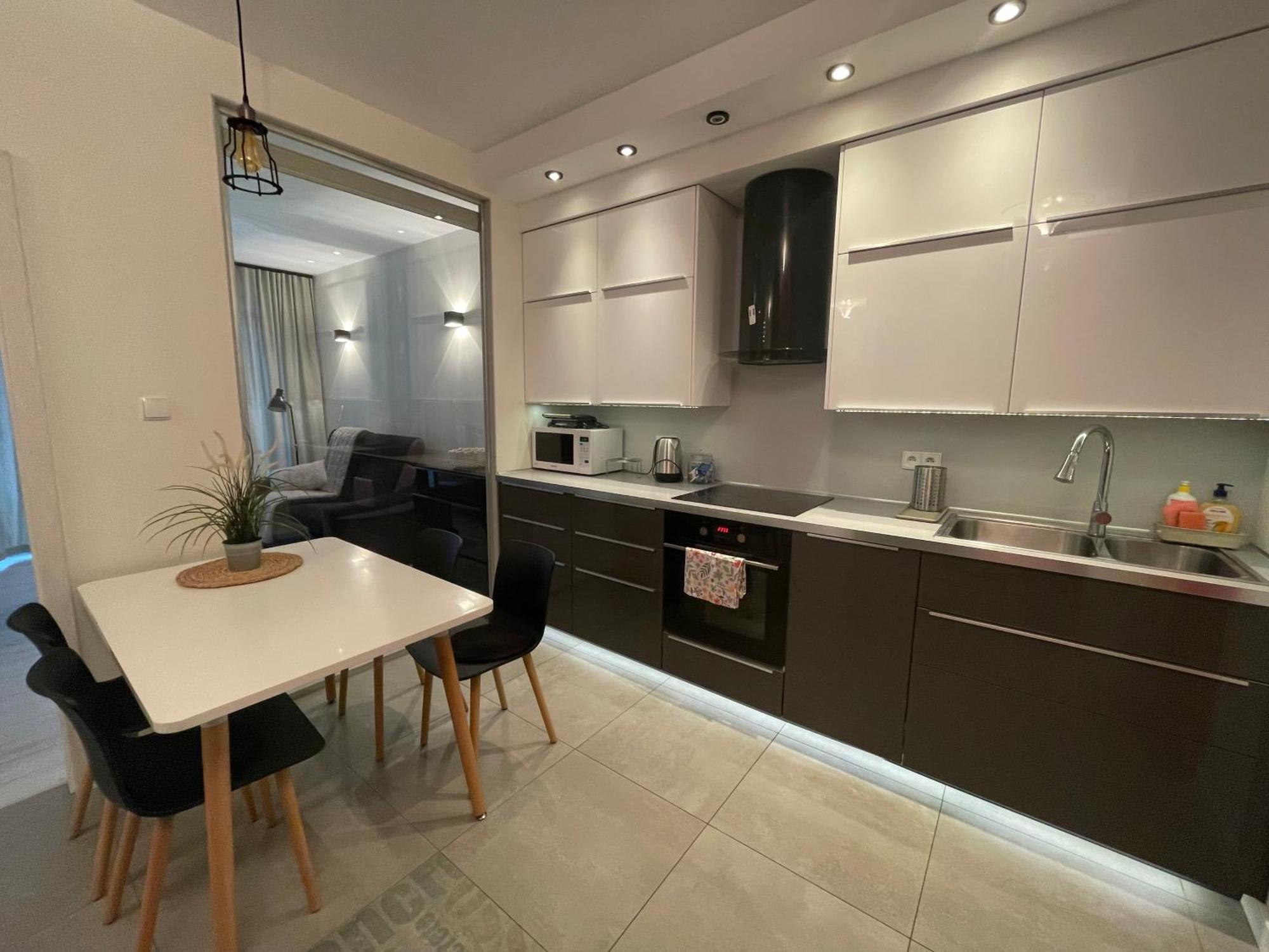 Boznicza Modern Apartment, Self Check-in 24h, Free Parking Apartment